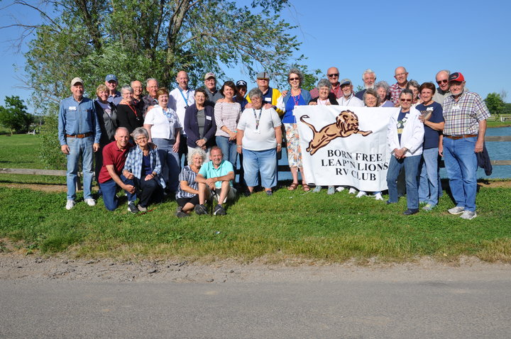 rsz_2018_bf_leapn_lions_oh_lake_erie_shores_&_island_rally_-_group_pic_at_tall_timbers_campground_in_port_clinton_oh.jpg